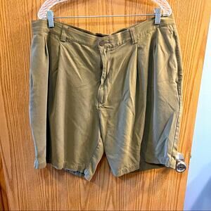 Tommy Bahama 100% Silk Men’s Shorts Size 40